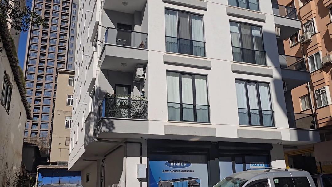 Kadık&ouml;y de akılalmaz soygun! Yaşlı kadını ve bakıcısını bağlayıp kasayı boşalttılar 6