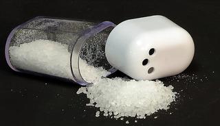 Tuz v&uuml;cuda yararlı mı? Azaltmanın &ouml;nemini a&ccedil;ıkladı