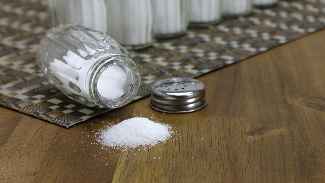 Tuz v&uuml;cuda yararlı mı? Tuz t&uuml;ketimini azaltmanın &ouml;nemini a&ccedil;ıkladı 2