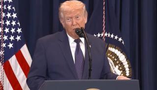 Trump: "İran'la ilgili en b&uuml;y&uuml;k risk 3 g&uuml;n &ouml;nce ortadan kalktı"