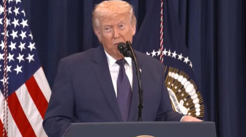 ABD Başkanı Trump: "İran'la ilgili en b&uuml;y&uuml;k risk 3 g&uuml;n &ouml;nce ortadan kalktı"