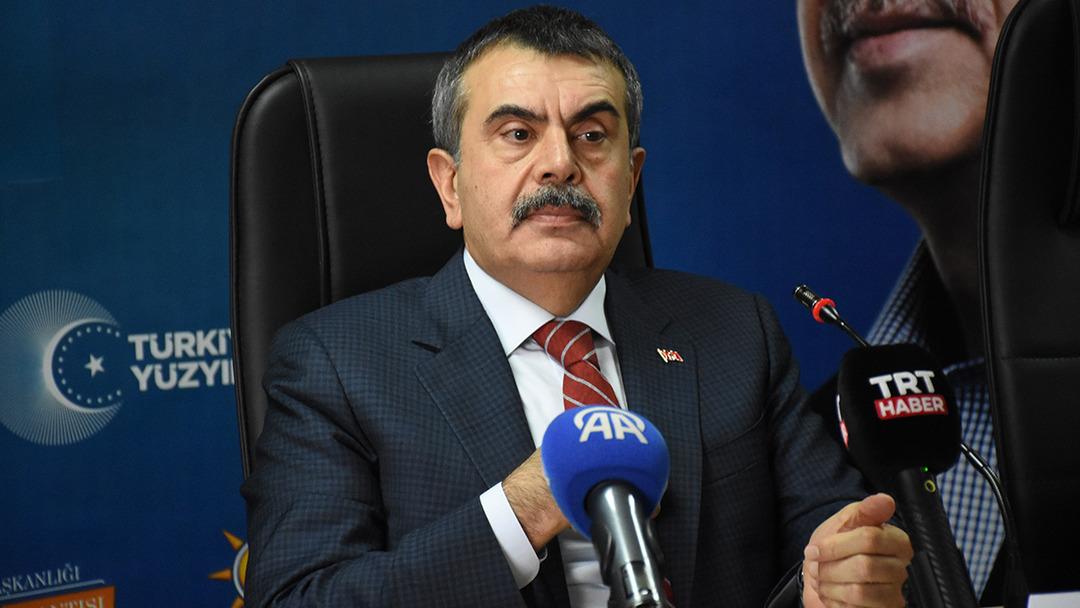 Ara tatil kalkıyor mu? MEB &ouml;ğretmenlere sordu: Y&uuml;zde 80 &ccedil;ıktı 1