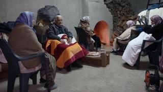 Bir kent adeta sokakta uyudu! Denizli'de 150'den fazla artçı deprem yaşandı