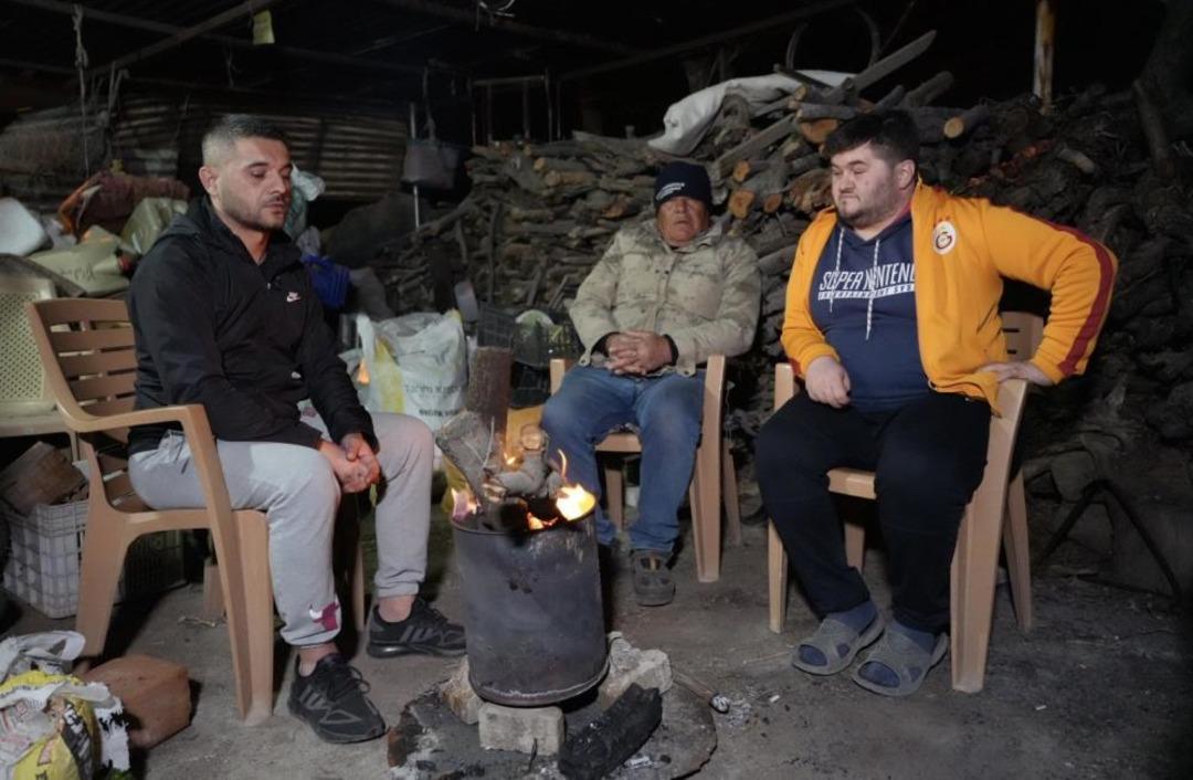 Bir kent adeta sokakta uyudu! Denizli de 150 den fazla art&ccedil;ı deprem yaşandı 1