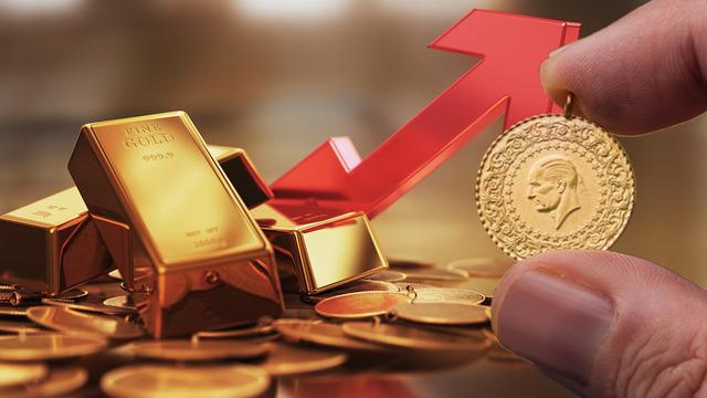 Altında tekrar y&uuml;kseliş: Trump'ın o s&ouml;zleriyle petrol geri &ccedil;ekildi, altın arttı