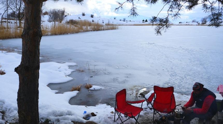 Erzincan&rsquo;da geceleri dondurucu soğuklar etkisini s&uuml;rd&uuml;r&uuml;yor