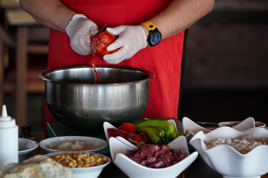 Aydın da dileklerin ger&ccedil;ek olması i&ccedil;in pişirilen yemek!  6