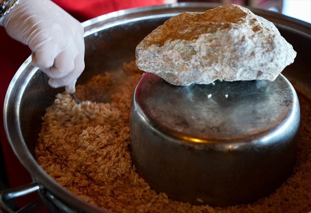 Aydın da dileklerin ger&ccedil;ek olması i&ccedil;in pişirilen yemek!  8