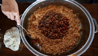 Dileklerin ger&ccedil;ek olması i&ccedil;in pişirilen yemek!