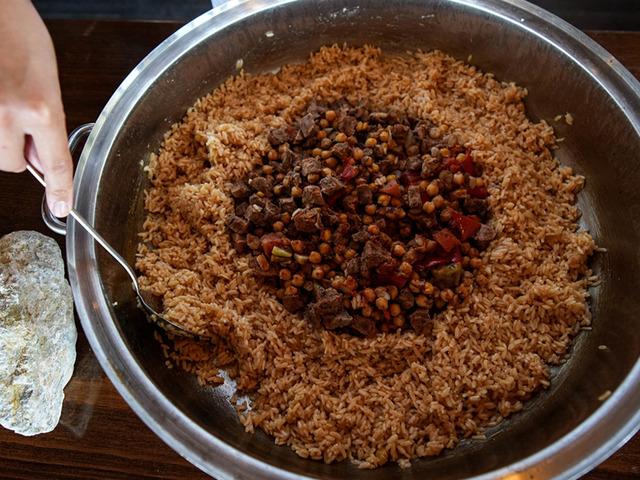 Dileklerin ger&ccedil;ek olması i&ccedil;in pişirilen yemek!