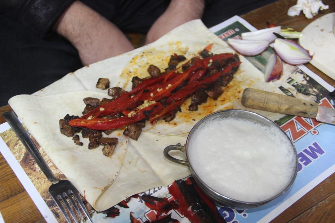 Gece kuyruk oluşuyor! Porsiyonu 300 lira, g&uuml;nde 5 ton t&uuml;ketiliyor 2