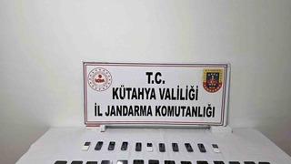 Kütahya’da kaçak telefon operasyonu, 29 telefon ele geçirildi