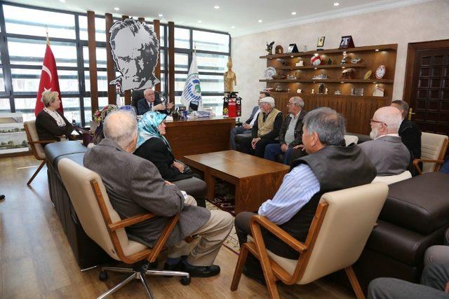 Koca &Ccedil;ınarlar Başkan Kazım Kurt&rsquo;un &rsquo;Avukatlar G&uuml;n&uuml;n&uuml;&rsquo; kutladı 1