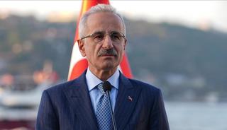 Bakan Uraloğlu 'T&uuml;m zamanların rekoru' diyerek a&ccedil;ıkladı: Limanlarda elle&ccedil;lenen y&uuml;k miktarı...