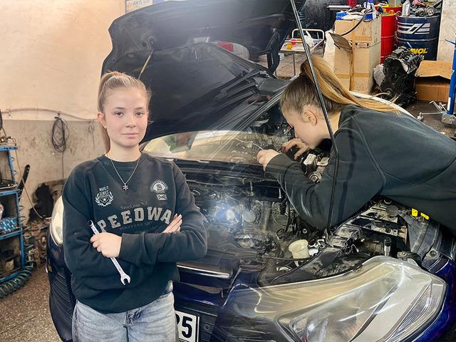 Sanayinin 17 yaşındaki kadın ustası: Şaşırıp tebrik ediyorlar