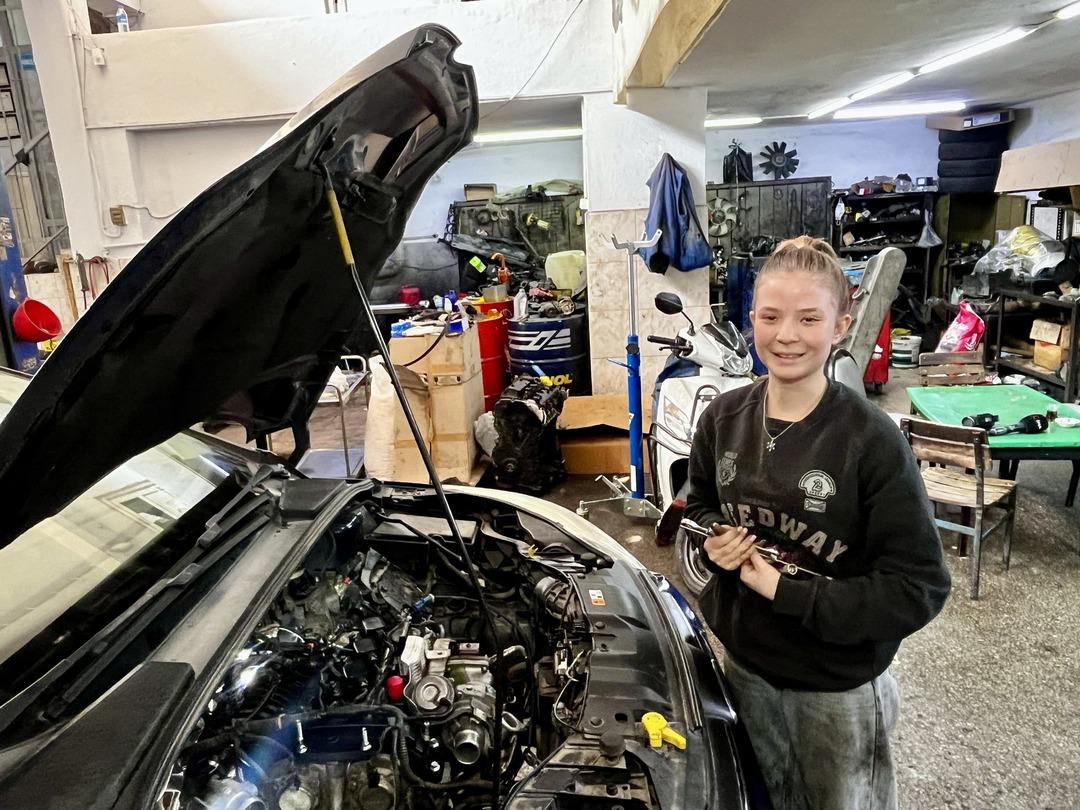 Sanayinin 17 yaşındaki kadın ustası: &Ouml;nce şaşırıp sonra tebrik ediyorlar 4