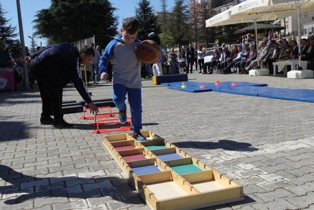 Kaymakam Güler ve Başkan Köşker özel çocuklarla buluştu