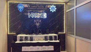 Kapıkule&rsquo;de ara&ccedil;taki gizli b&ouml;lmede 8 kilo 60 gram kokain ele ge&ccedil;irildi