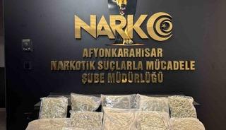 Polis kolilerle taşınan 9 kilogram uyuşturucu madde ele ge&ccedil;irdi
