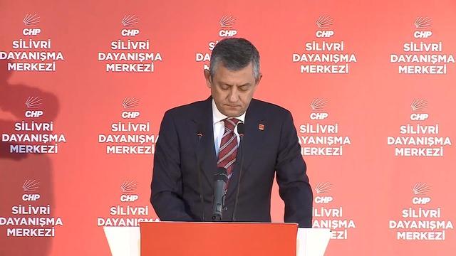 &Ouml;zg&uuml;r &Ouml;zel "Cumhuriyet tarihinde ilk kez" deyip sert &ccedil;ıktı: Cumhurbaşkanı Erdoğan a  canlı yayın  &ccedil;ağrısı 2