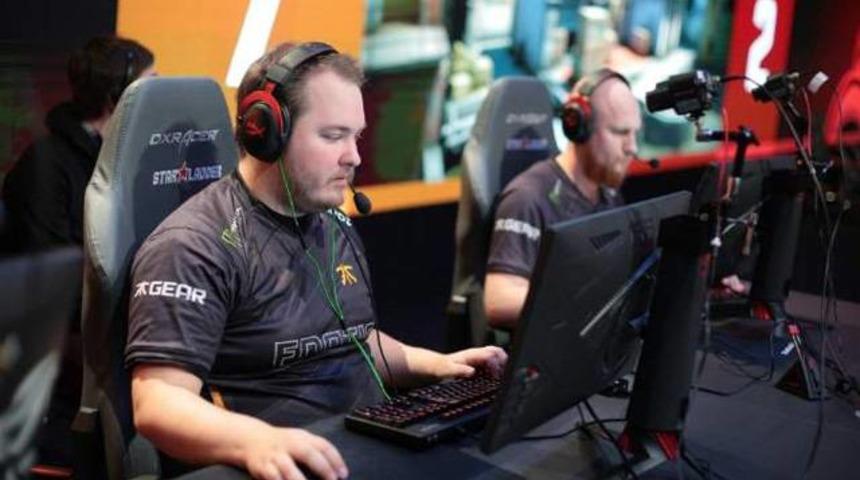 Starladder i-League Sezon 4'e veda eden ilk takım Fnatic oldu