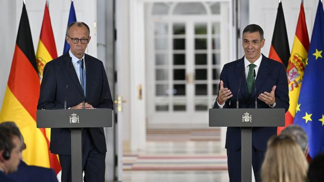 Yürüyedur Sanchez! Trump'ın baş destekçisi Alman şansölye iki kez aradı, cevap bile vermedi