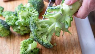 &Ccedil;oğu kişi &ccedil;&ouml;pe atıyor ama en faydalı kısmı oymuş! 