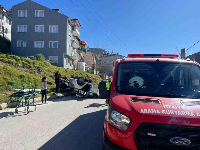 K&uuml;tahya&rsquo;da otomobil takla attı: 1 yaralı 2