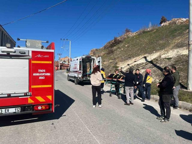 K&uuml;tahya&rsquo;da otomobil takla attı: 1 yaralı 1