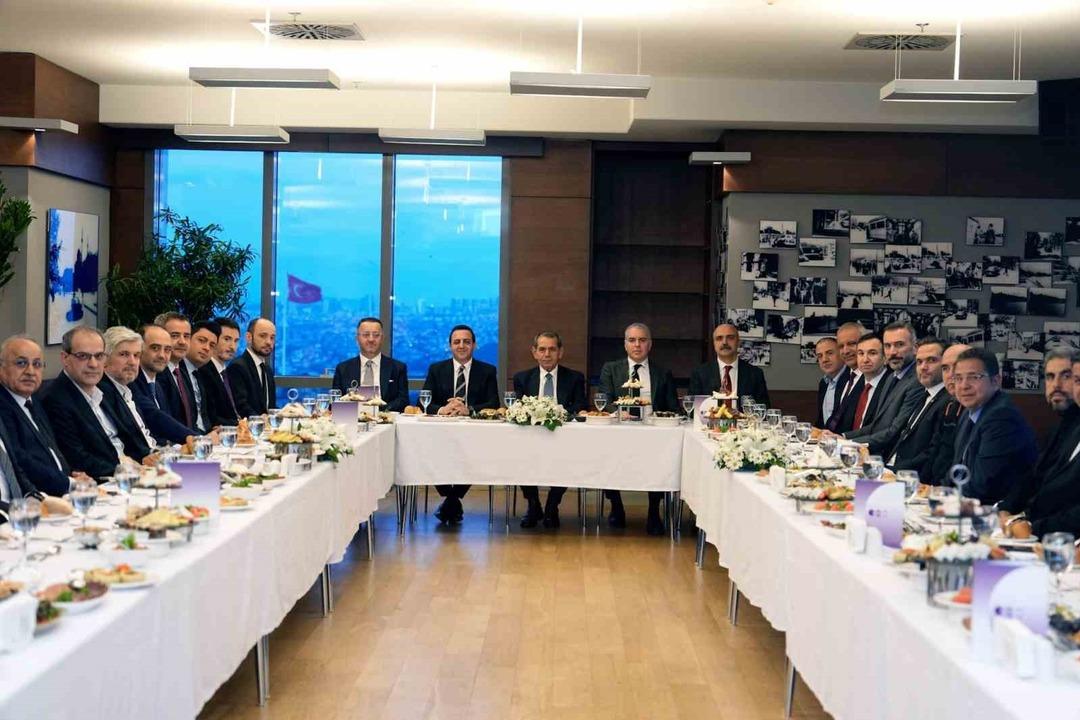 Dursun &Ouml;zbek m&uuml;jdeyi verdi! "Galatasaray da 100 yılın projesi: Nisan ayında başlıyor..." 4