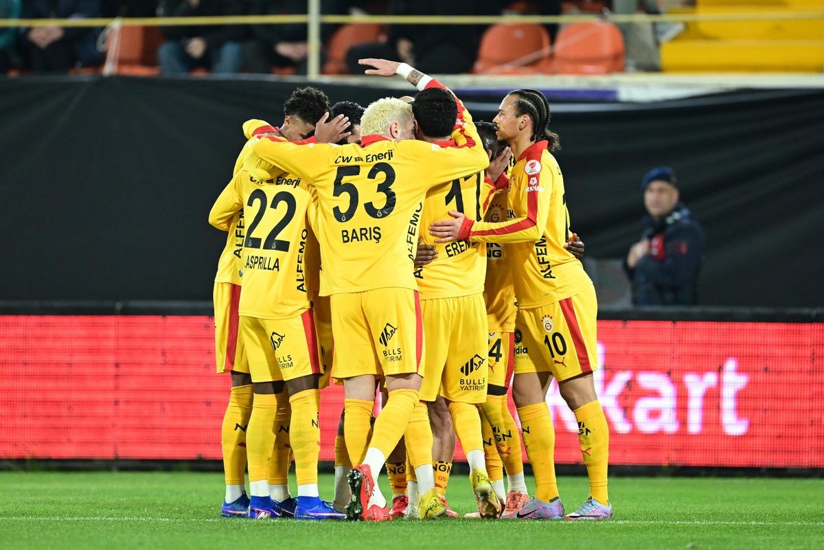 (&Ouml;zet) Galatasaray - Liverpool Ma&ccedil;ı &Ouml;zeti ve T&uuml;m &Ouml;nemli Anları 12