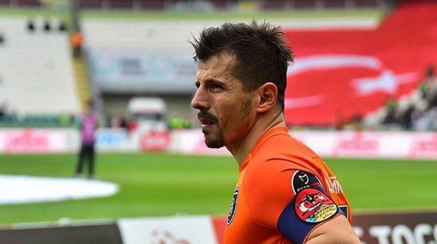 Emre Bel&ouml;zoğlu S&uuml;per Lig'in 30 metre ve &uuml;zeri en &ccedil;ok isabetli pas atan oyuncusu oldu