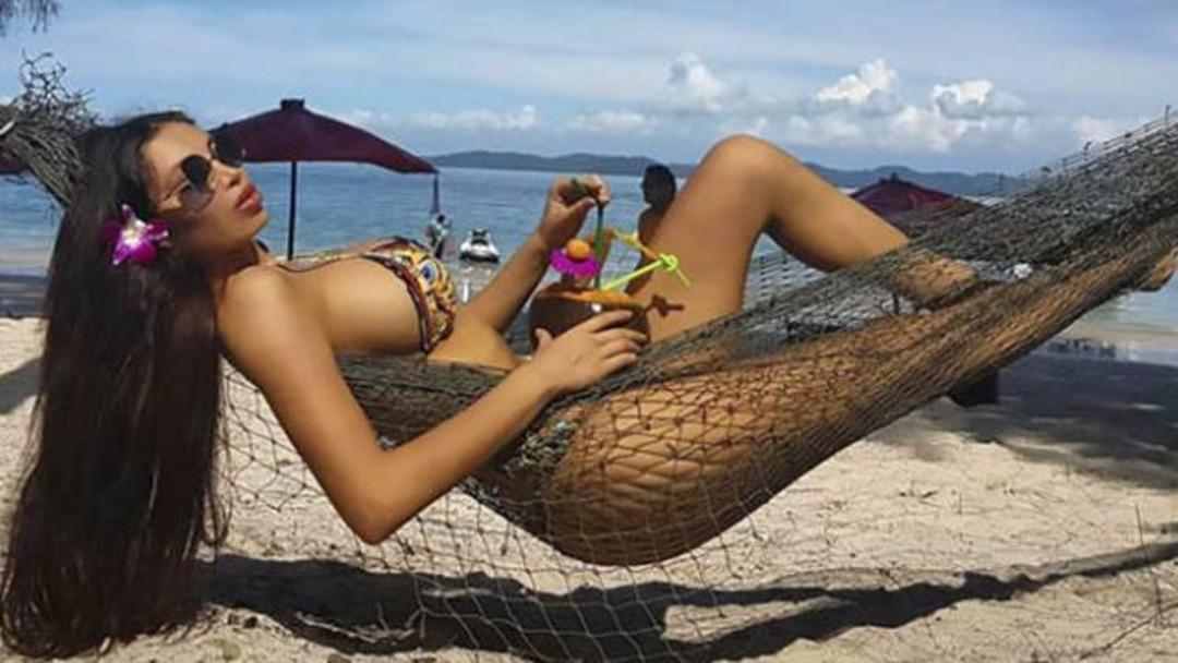 Soraja Vucelic yeni aracı ile g&ouml;r&uuml;nt&uuml;lendi