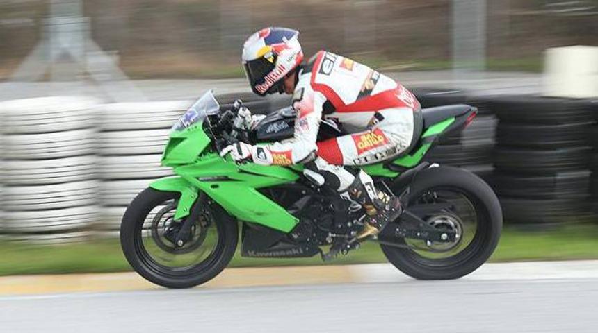 Kenan Sofuoğlu sezona 13. sırada girdi