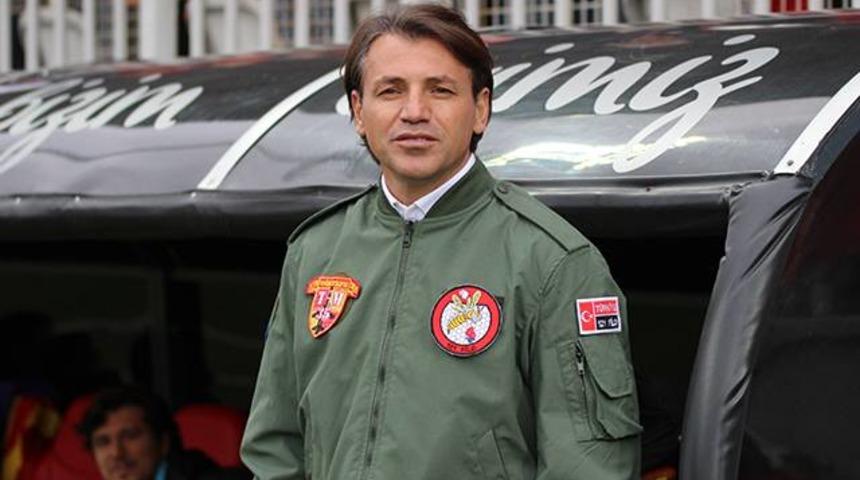 Tamer Tuna ma&ccedil;a pilot montu giyerek &ccedil;ıktı