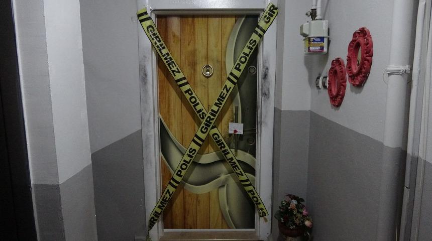Evinin mutfağında kanlar i&ccedil;inde bulunmuştu! Kesik bilezik katili ele verdi