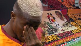 Osimhen'i hüngür hüngür ağlatan pankart! Biz bir aileyiz ve aile her şeydir