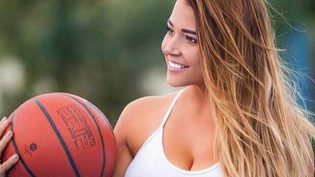 Jem Wolfie herkesi b&uuml;y&uuml;l&uuml;yor