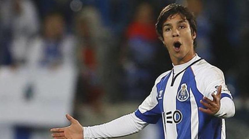 Porto, Torres'i kiralamak i&ccedil;in Beşiktaş'ın kapısını &ccedil;aldı!