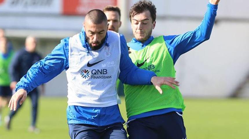 Burak Yılmaz yardımcı antrenör Bülent Albayrak ile tartıştı