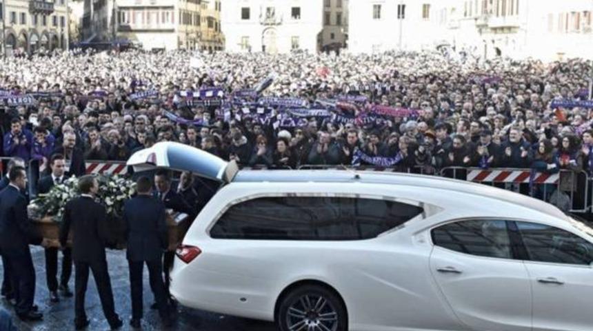 Davide Astori son yolculuğuna uğurlandı
