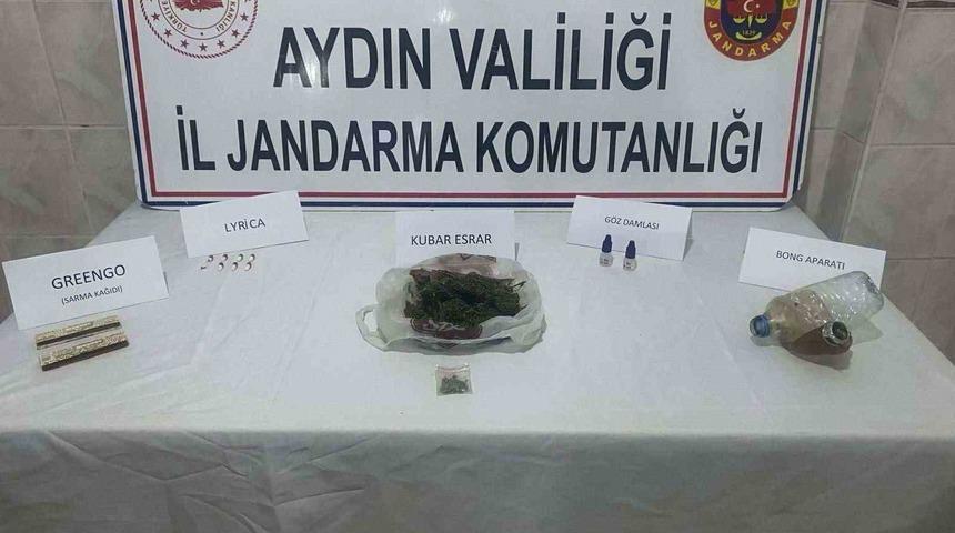 Uyuşturucu kullanırken su&ccedil;&uuml;st&uuml; yakalandılar