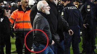 Gol iptal olunca kulüp başkanı silahla sahaya girdi!