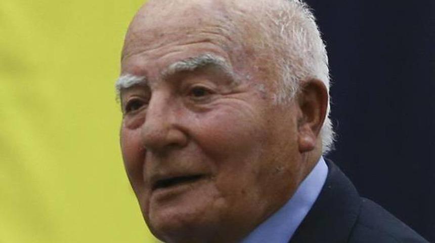 Fenerbah&ccedil;e'nin eski milli futbolcusu Halit Dering&ouml;r vefat etti