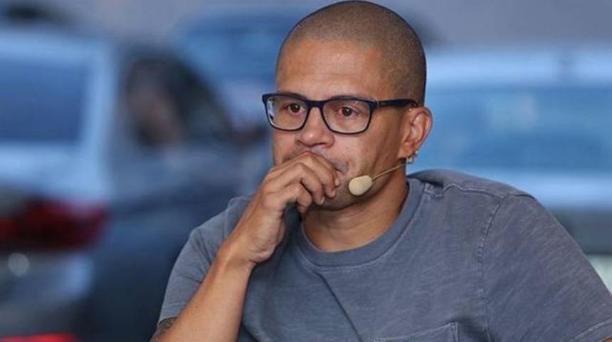 Alex De Souza gözyaşlarını tutamadı