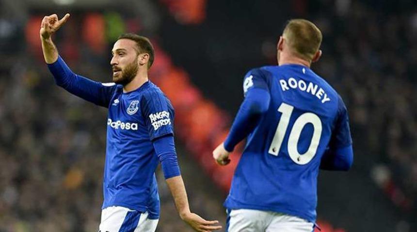 Everton'da penaltıları artık Cenk Tosun kullanacak