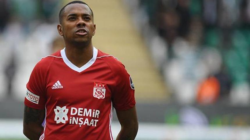 Robinho Fenerbah&ccedil;e'den teklif aldığını a&ccedil;ıkladı