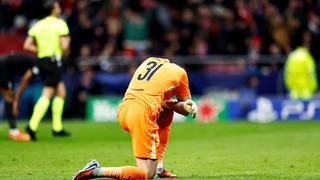 Şampiyonlar Ligi'nde böyle kaleci görülmedi! 15 dakikada oyundan alındı, ağlayarak sahayı terk etti