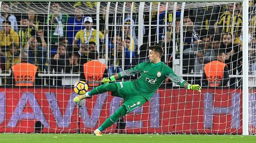 Muslera: 'İtalya'ya d&ouml;nebilirim'
