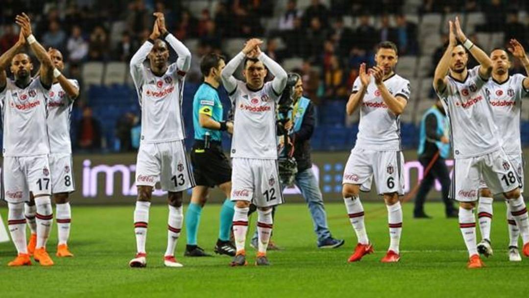 Beşiktaş 10 isimle yollarını ayırıyor